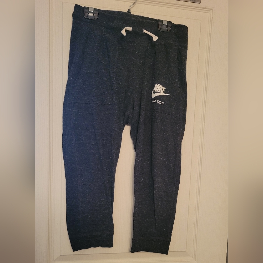 ❇️4for$30❇️ Nike capri jogger